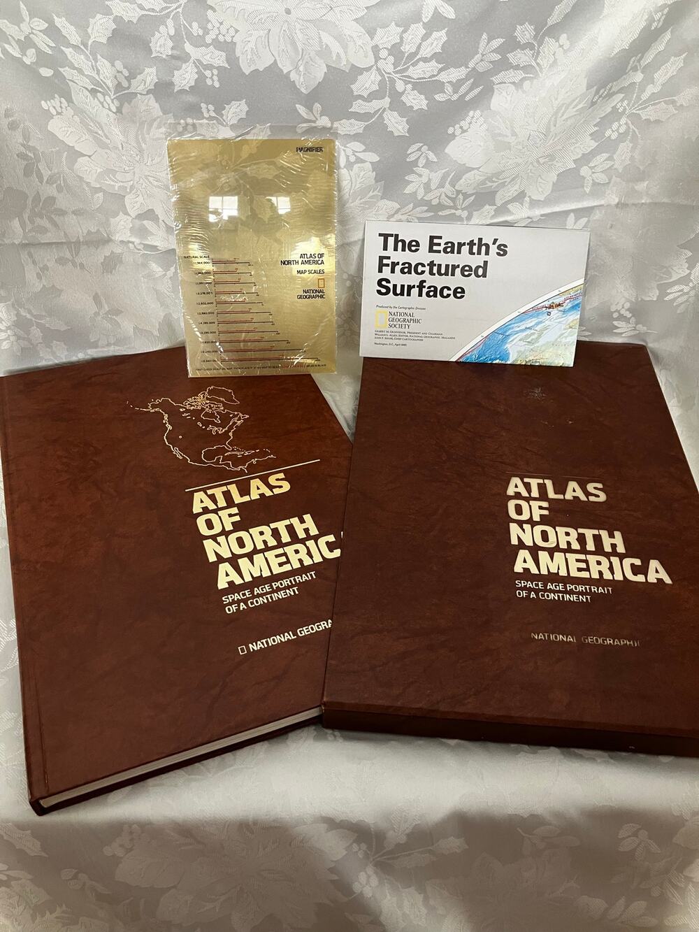 National Geographic Atlas of North America Hardcover Case Supplement Magnifier